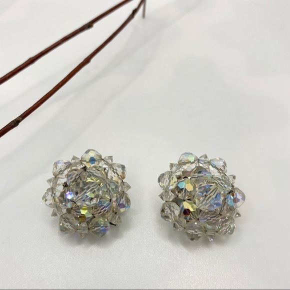 AURORA Borealis Clear Crystal Beaded Cluster Clip-On Vintage Earrings - Picture 7 of 9